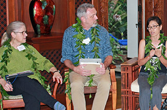Masako Ikeda (right) of University of Hawai‘i Press addresses the Mellon-Hawai‘i fellows as Mary Braun from Oregon State University Press and Richard Morrison from University of Minnesota Press look on.
