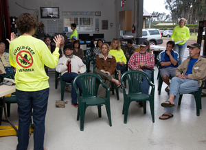 Waimea residents convene for a briefing prior to a neighborhood frog hunt. (Photo © Jonathan Rawle)