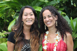Mellon-Hawai‘i doctoral fellow Natalie Kurashima (left) with mentor Dr. Tamara Ticktin